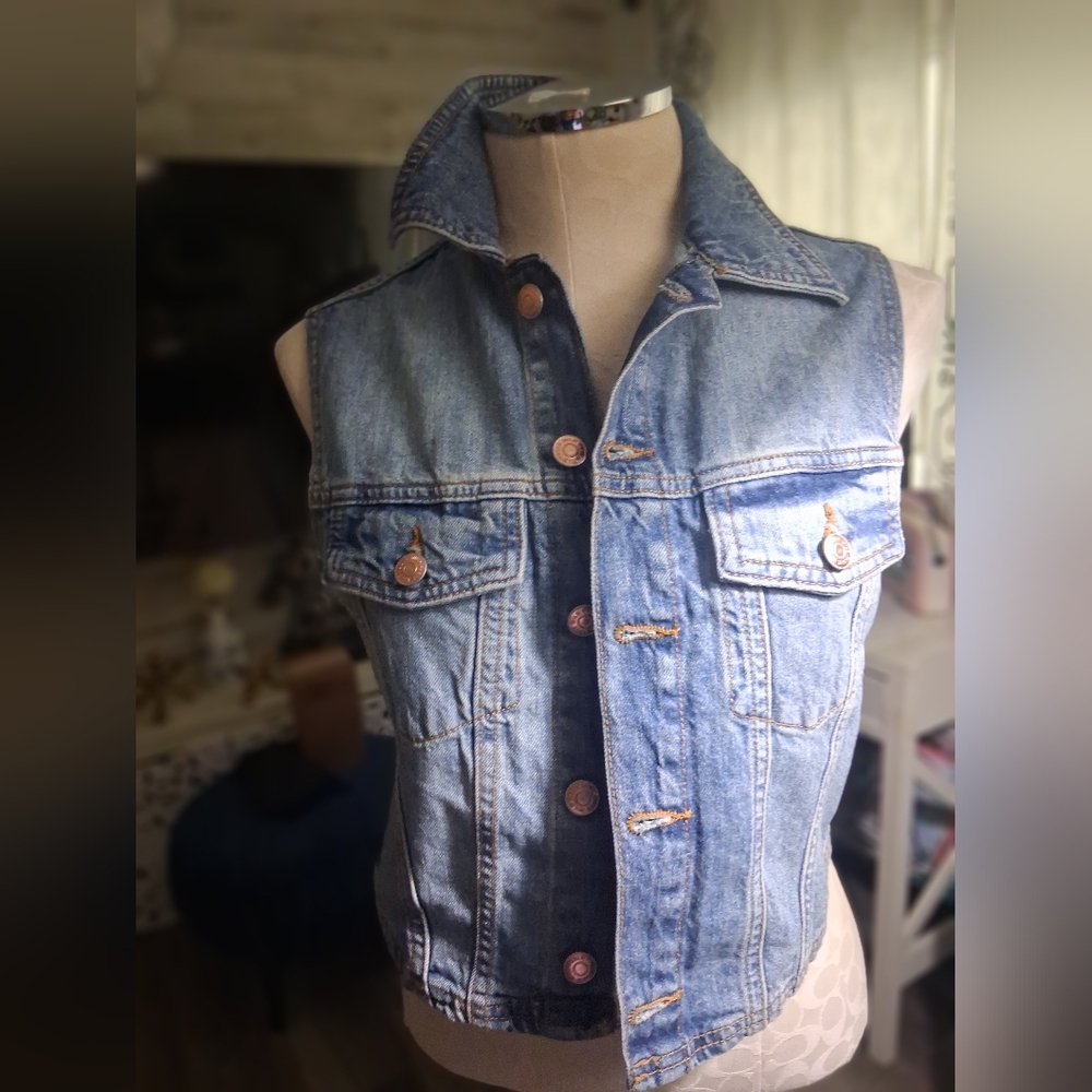 wild fable light blue denim jacket with green logo tag S